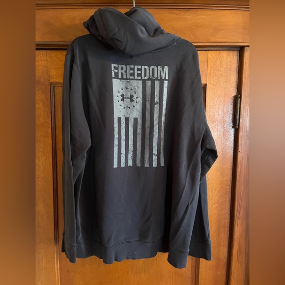 Lot 2 Under Armour Freed Hoodies 3xl and 1 Under Armour Cold Gear Pants 2xl - Picture 5 of 13